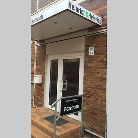 H&H Apartment Im Herzen Der Stadt Nr 17-Karl Mit Kueche, Wohnzimmer Und Esstisch Greifswald Buitenkant foto