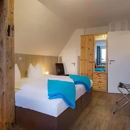 H&H Apartment Im Herzen Der Stadt Nr 17-Karl Mit Kueche, Wohnzimmer Und Esstisch Greifswald Buitenkant foto